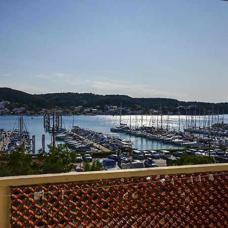 Apartmani Jasmina Supetarska Draga Esterno foto