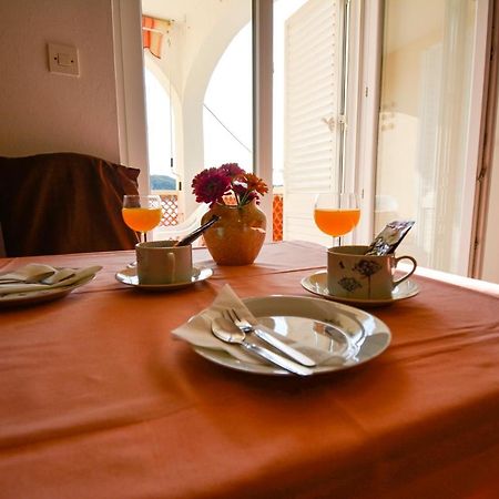Apartmani Jasmina Supetarska Draga Esterno foto
