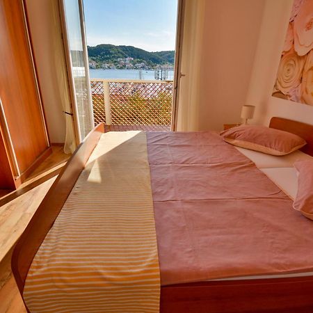 Apartmani Jasmina Supetarska Draga Esterno foto