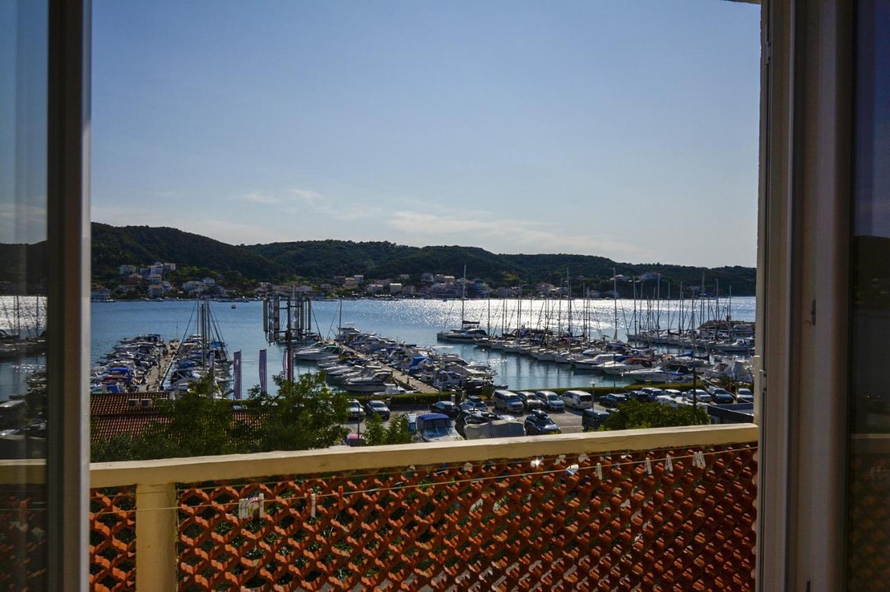 Apartmani Jasmina Supetarska Draga Esterno foto