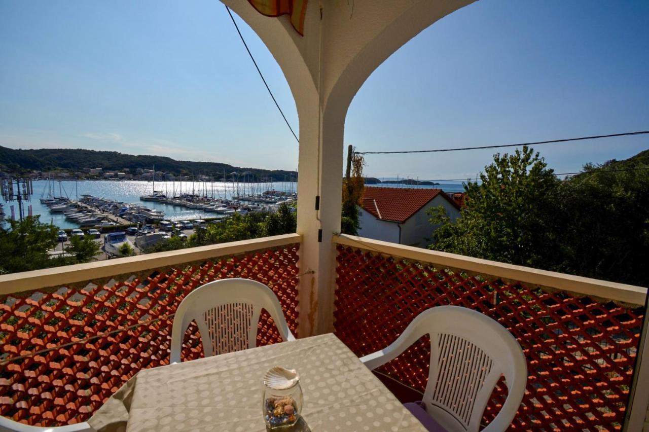 Apartmani Jasmina Supetarska Draga Esterno foto
