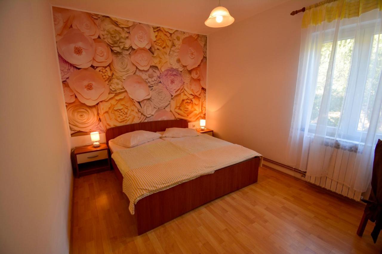 Apartmani Jasmina Supetarska Draga Esterno foto