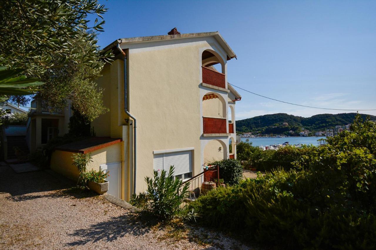 Apartmani Jasmina Supetarska Draga Esterno foto